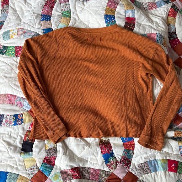 Everlane Cropped Henley - Picture 2 of 2